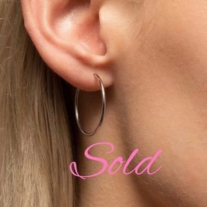 STAINLESS STEEL ROUND MINIMALIST HOOP EARRING
